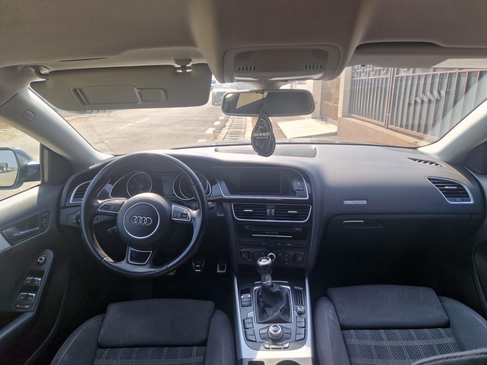 Vând Audi A5 2.0 TDI