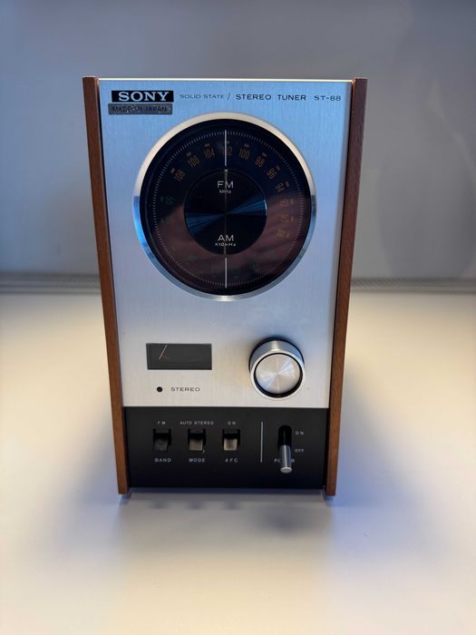 SONY ST-88 Stereo AM/FM Tuner - Original Box