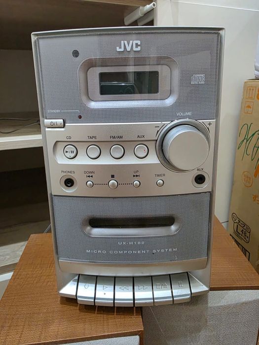 Музыеальный центр JVC UX-H100