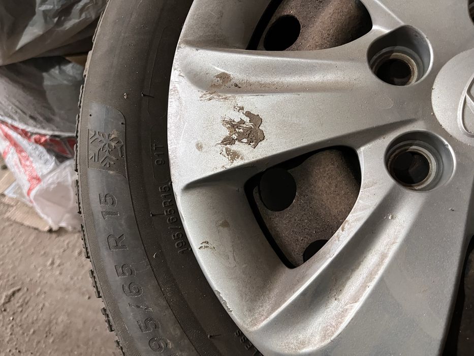 Set 4 Cauciucuri de iarna cu jante, diametru 15, Hyundai Elantra, i30