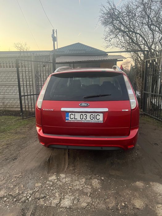 vand ford focus 2ghia