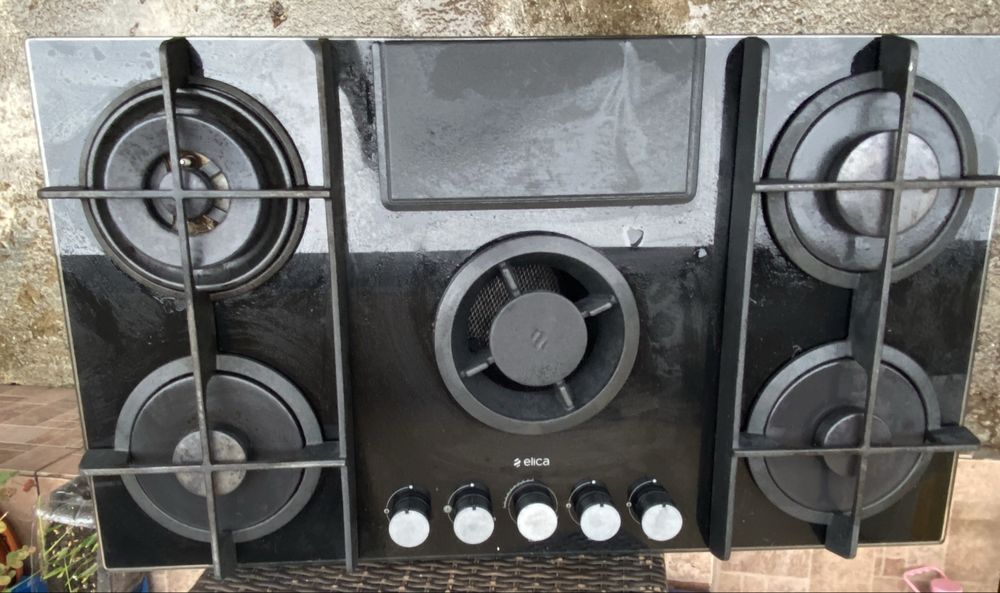 Plita pe gaz cu hota integrata ELICA