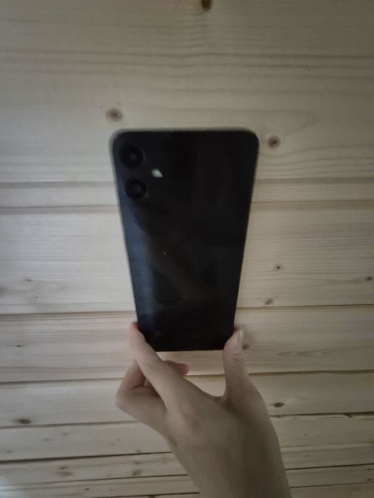 Продам Samsung A05 на 64гб