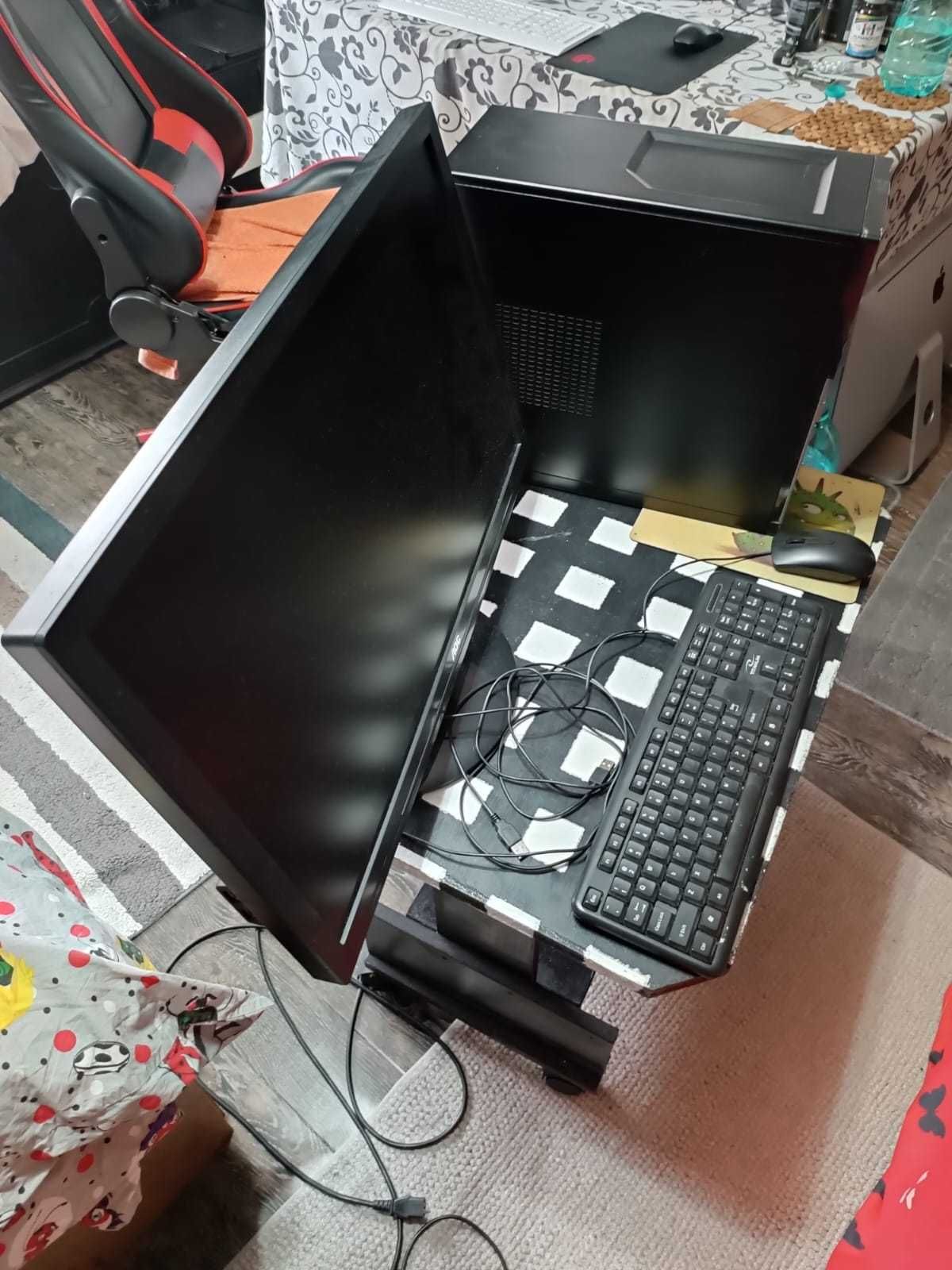 Calculator complet i3, monitor, unitate centrală