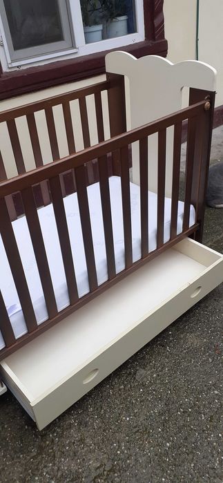Pătuț bebe din lemn
