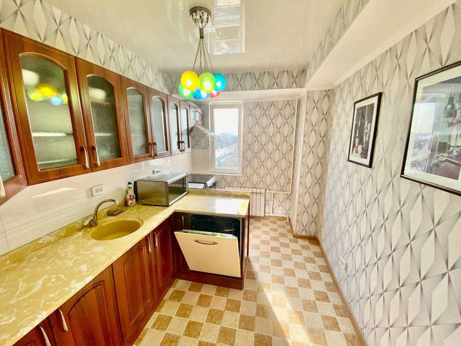 Продается квартира 3/9/18 92 м2