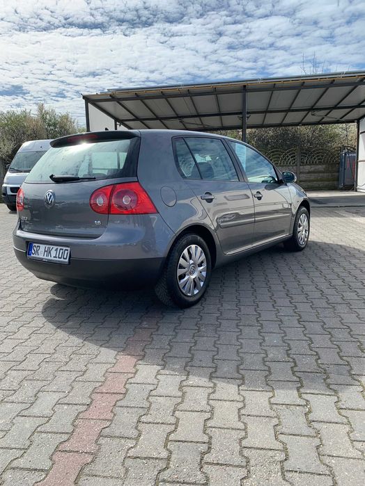 Volkswagen Golf 5 United Benzina 1.6 MPI 102 cp BSE Impecabil