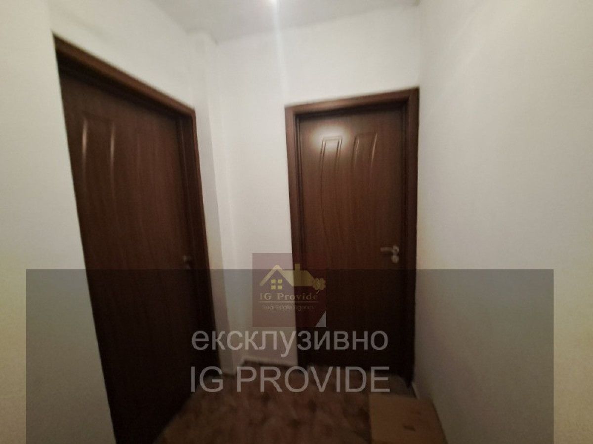 Продава се Двустаен апартамент в Айтос - 59 кв.м за 1145 €/кв.м - Снимка #4