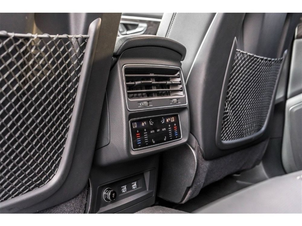 AUDI Q8 S-LINE нов внос