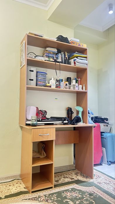 Стеллаж. Полка с рабочим столом