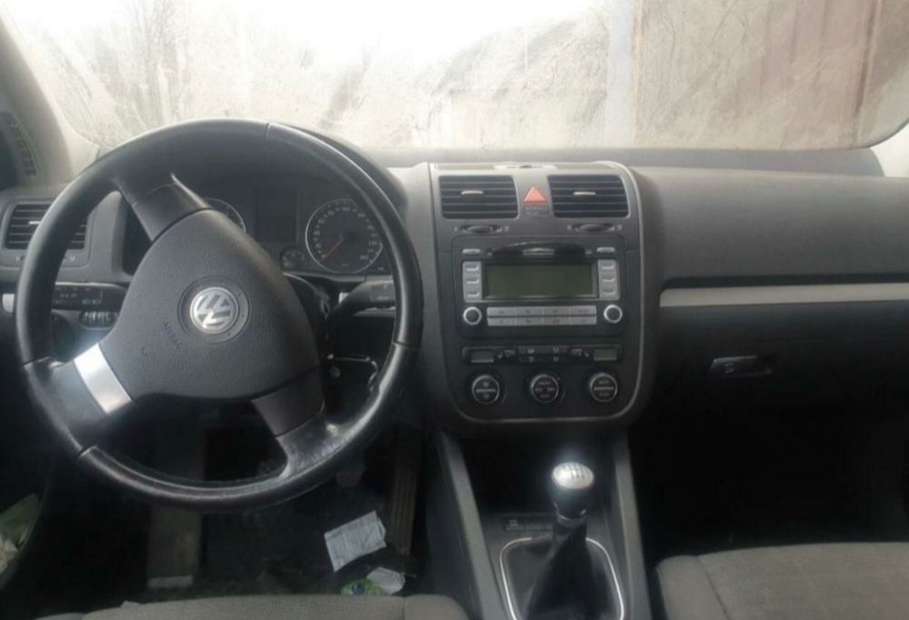 Dezmembrez Vw Golf 5 1.4 benzina/ 2.0 Diesel