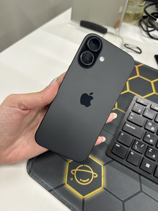 iPhone 16 128 gb на гарантии
