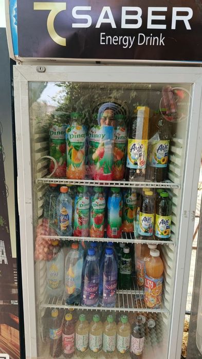 Vetrina Xaladinlik 2xil bor, suvlarga, goʻxsht mahsulotlariga