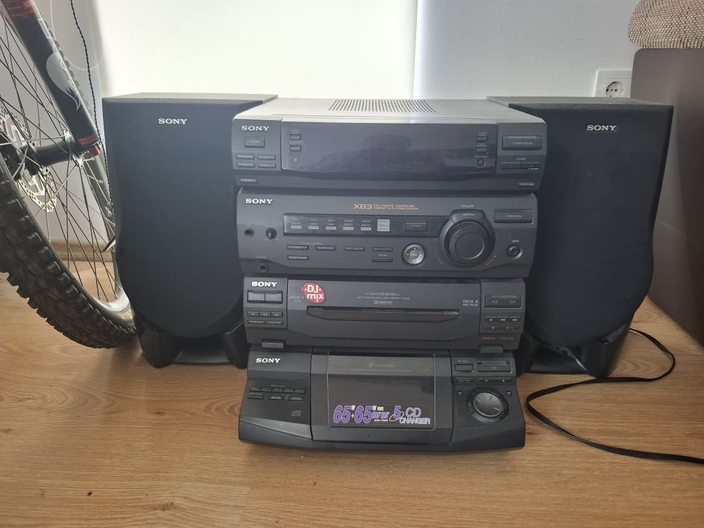 combină SONY cu două boxe