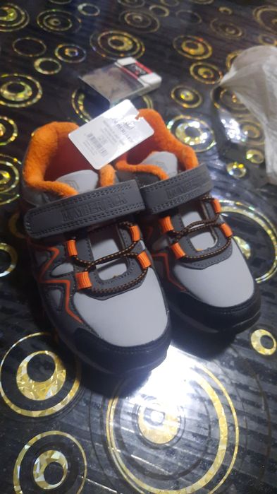 Кроссовки Отличного качества новые