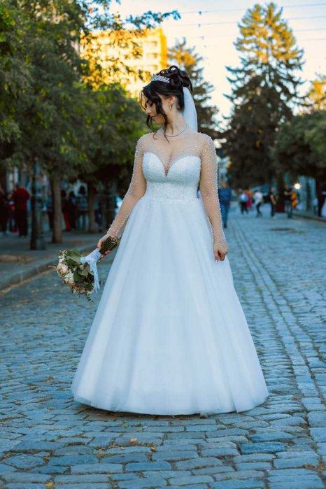 Vand rochie de mireasa facuta pe comanda in Polonia (Salon Gala)