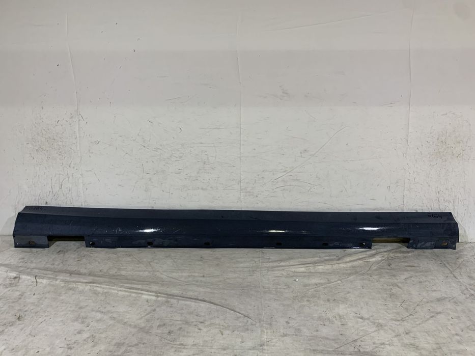 Prag dreapta Mercedes C-Class W204, 2007, 2008, 2009, 2010, 2011, 2012, 2013, cod origine OE A2046900440.