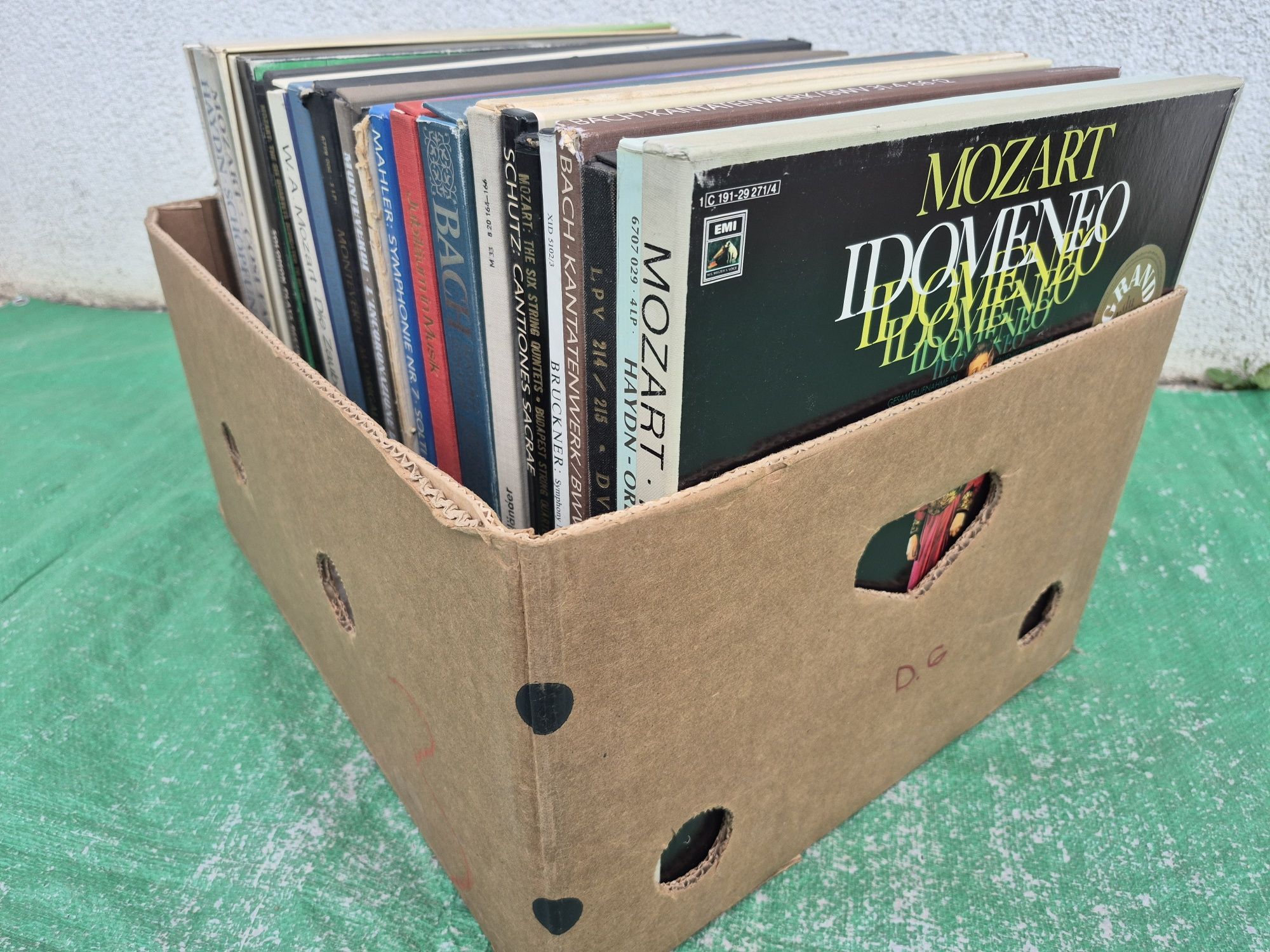 Vând Lot 150LP Discuri Vinil muzică clasică mixta cu Artiști celebrii