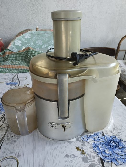 Соковыжималка в отличном состоянии