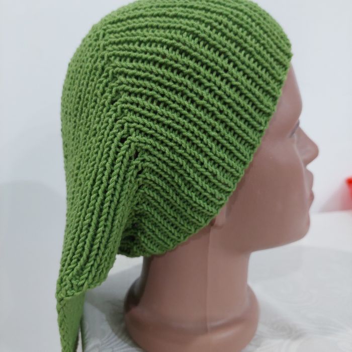 Продаётся косынка вязанная