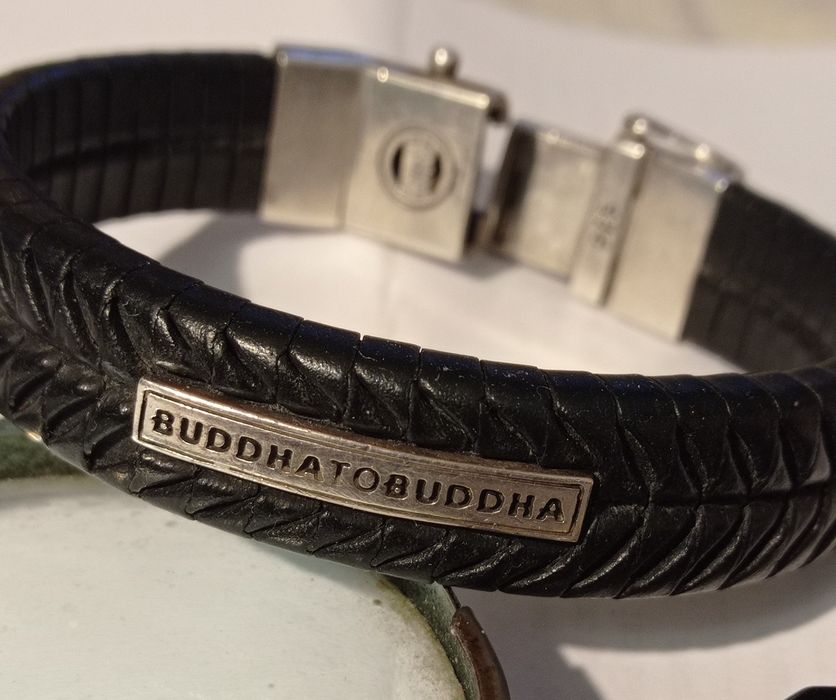 Vând sau schimb brățară Buddha to Buddha din argint și piele împletită