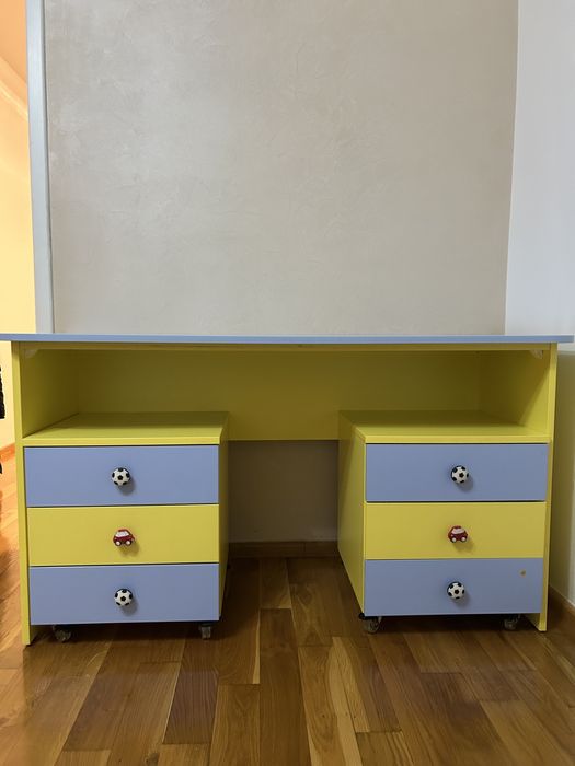 Se vinde set mobilier