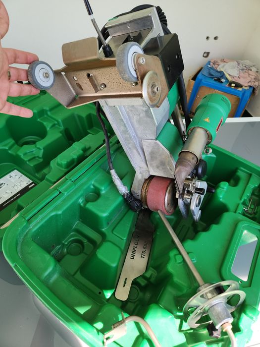 Aparat lipit montat linoleum Leister unifloor 500