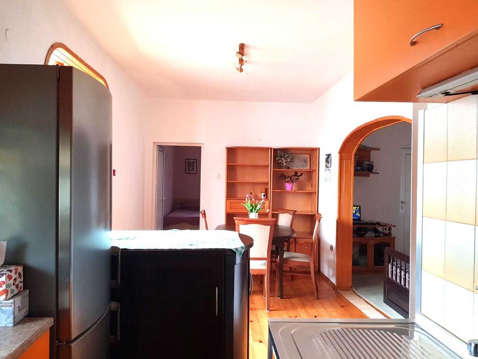 Продава се Тристаен апартамент в Русе, Център - 65 кв.м за 1700 €/кв.м - Снимка #4