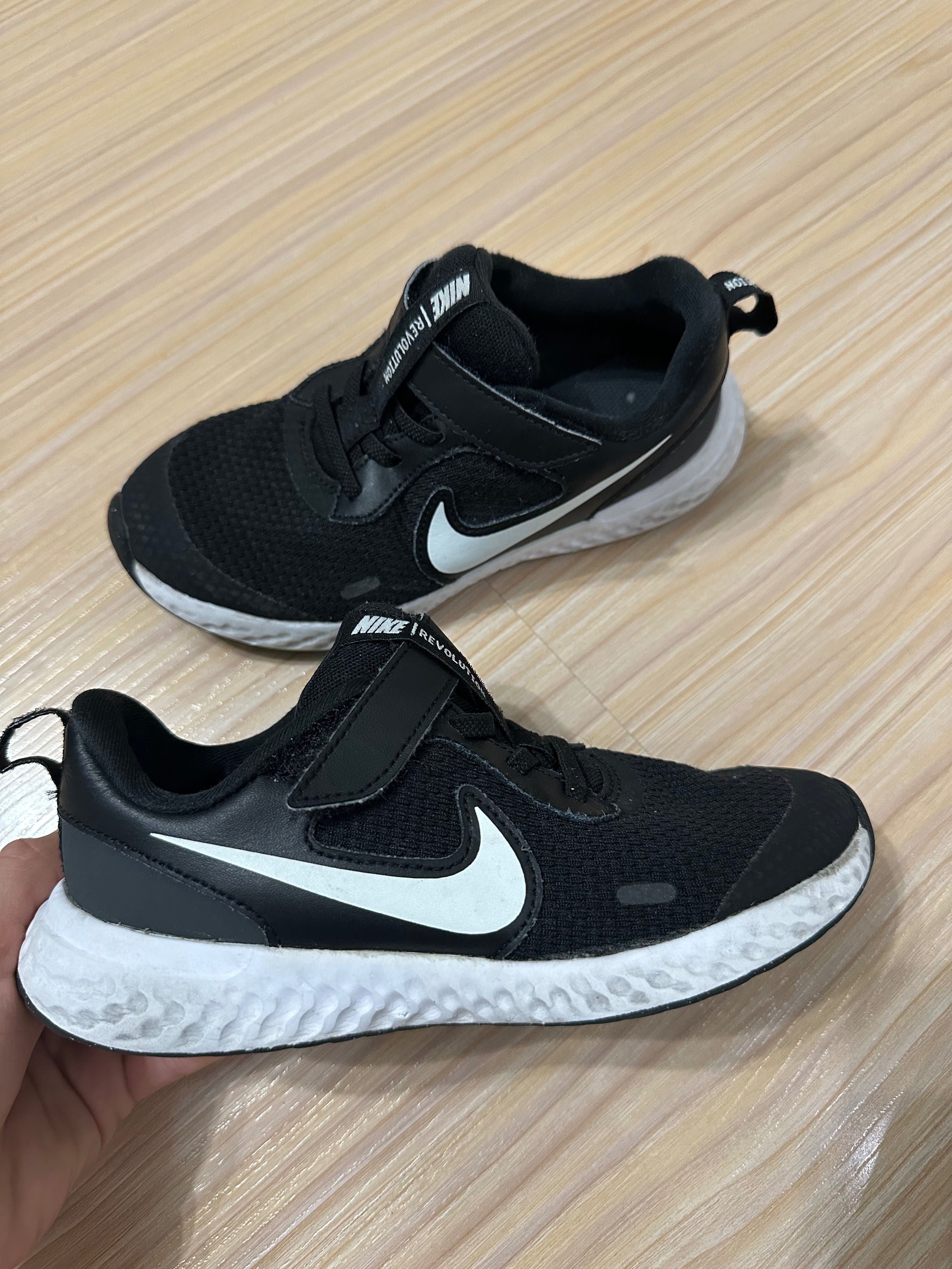 Nike Revolution -  номер 22, 31 и 33,5 - 30 лв