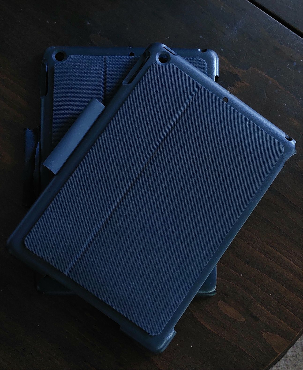 iPad 5th gen 32GB Space Gray + Клавиатура и Писалка