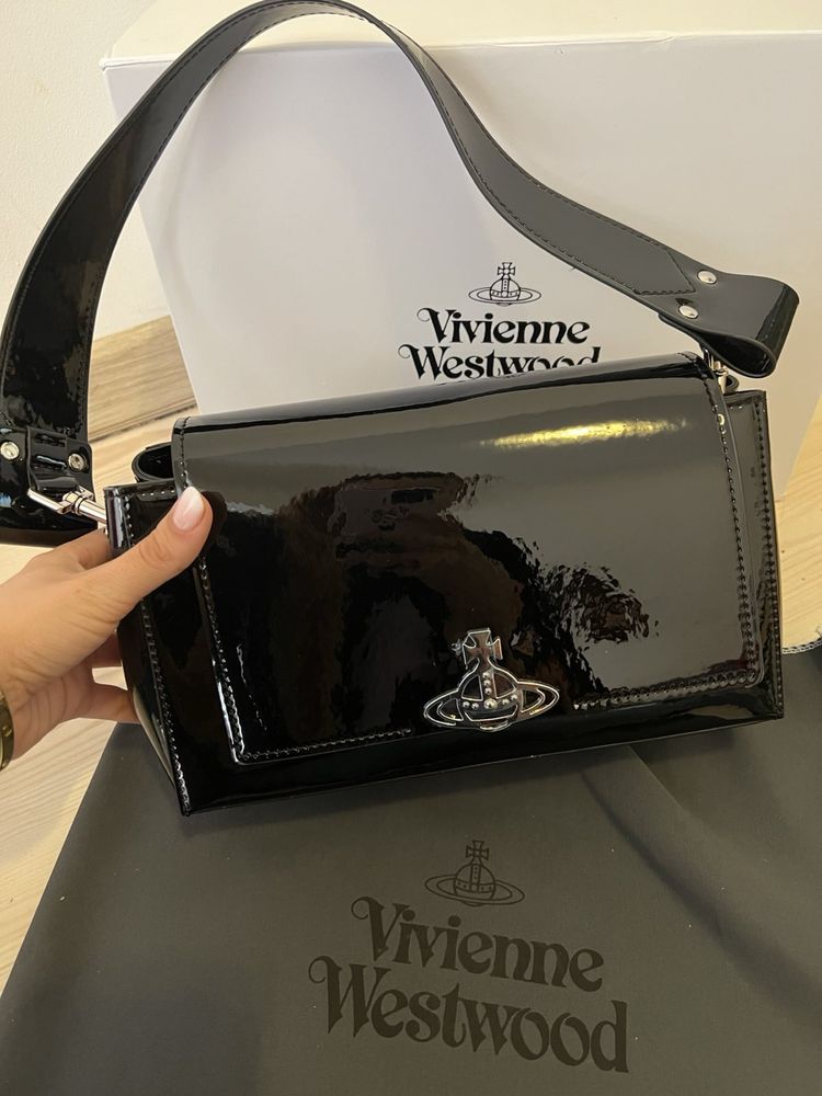 Дамска чанта Vivienne Westwood 26*15*12cm телешка кожа