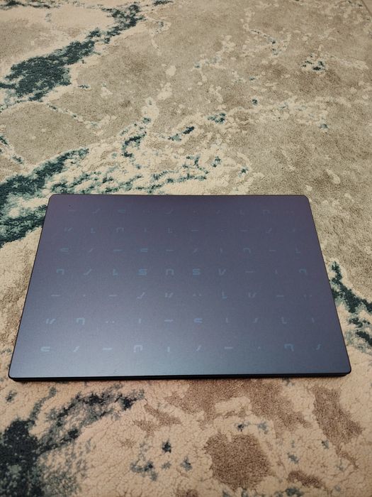 Laptop Asus ultraportabil