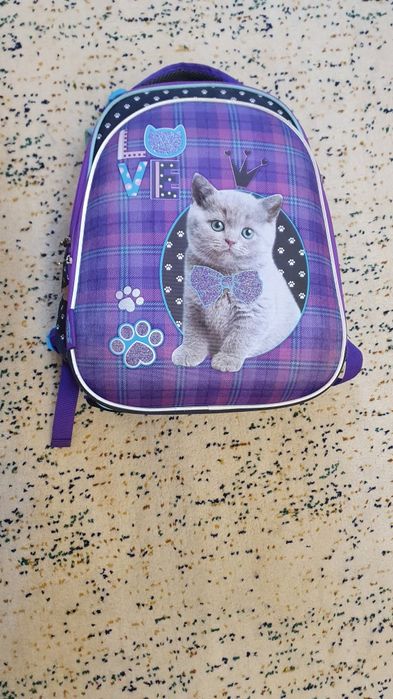 Продам школьный портфель