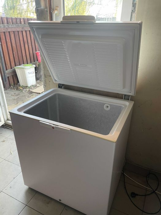 Lada frigorifica Whirlpool WH2010 A+E FO 6th sense