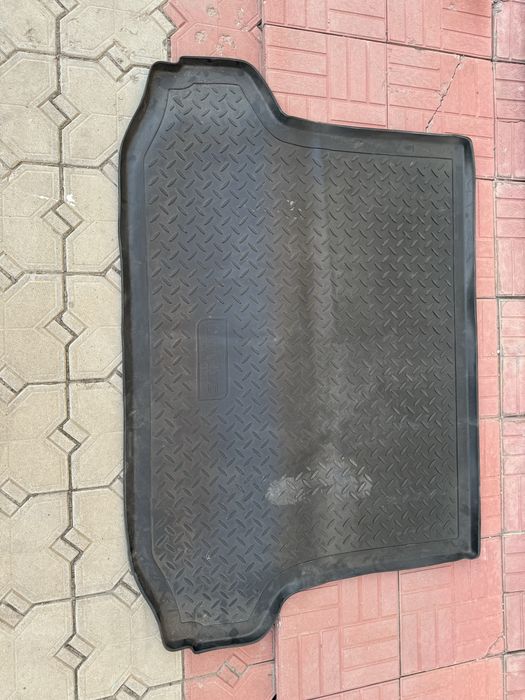 Резиновый полик на Toyota Rav4 от 2015 года до 19