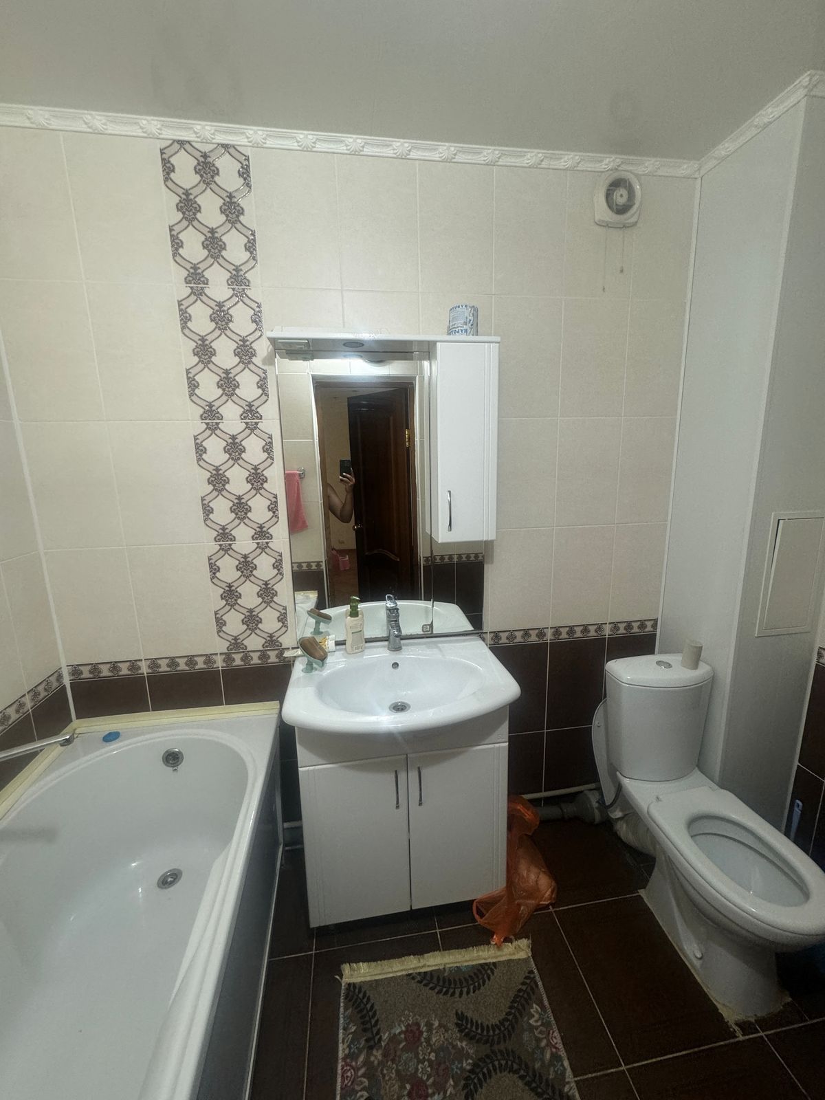 СРОЧНО!!! Продам 3 ком.кв., 12 мкр , 5/9, дом кирпичный 2002 года пост