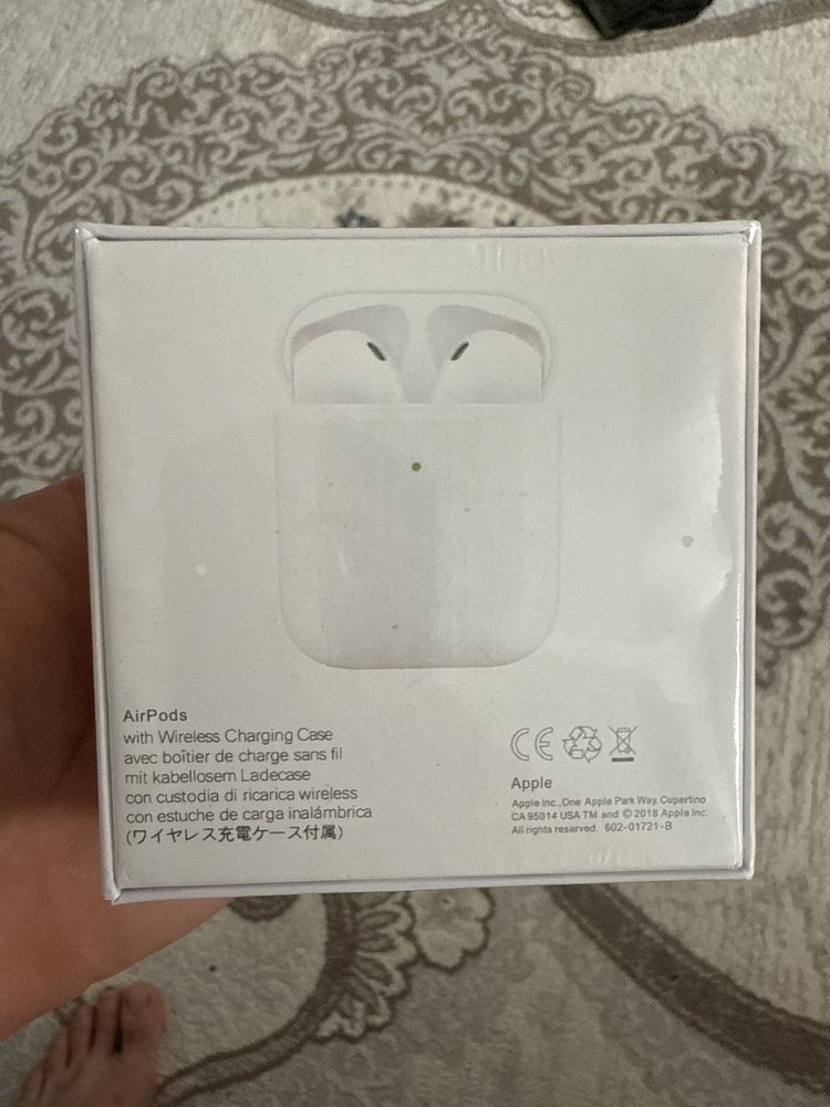Airpods наушник!
