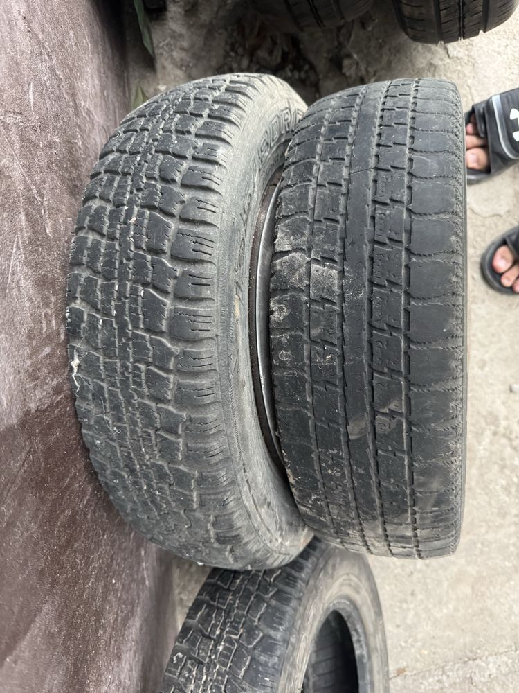 Продам шины с дисками R12