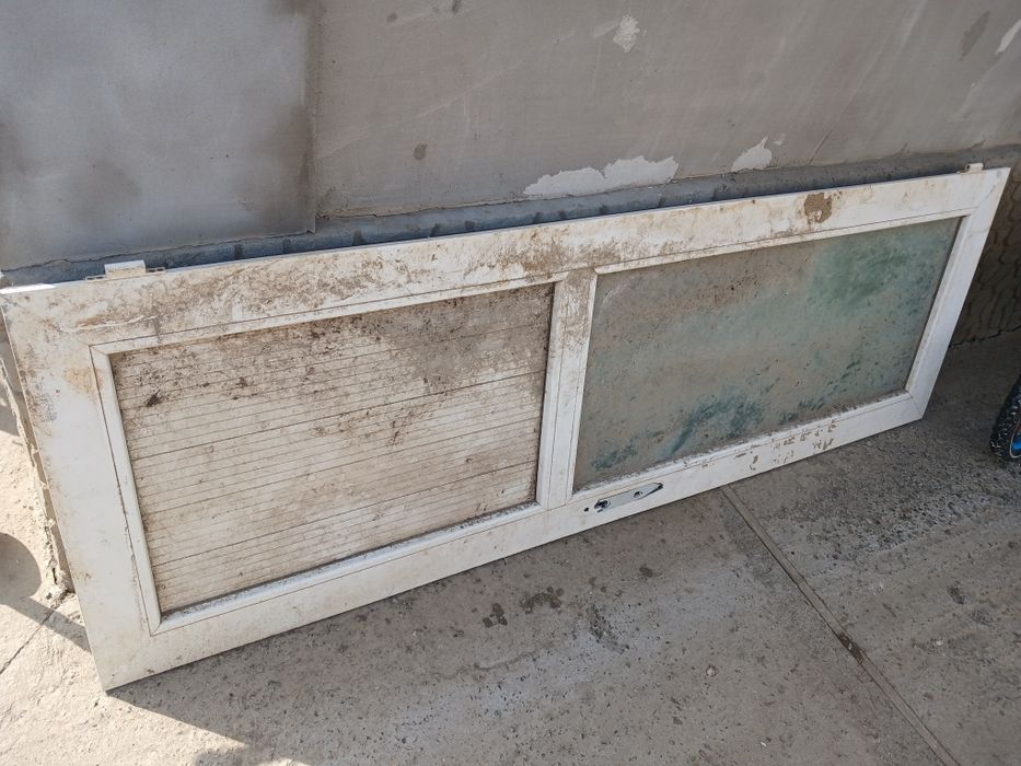 Есік без касяк. Ағаш и пластик