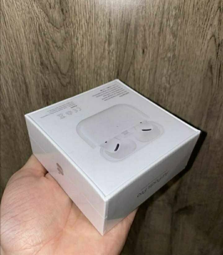 Apple AirPods Pro 2 with MagSafe Charging Case