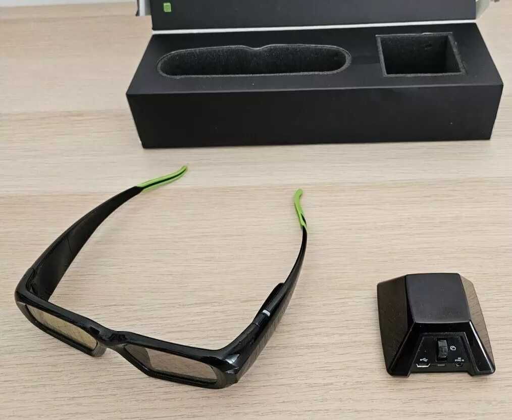 3D-очки NVIDIA GeForce 3D Vision Kit с трансмиттером