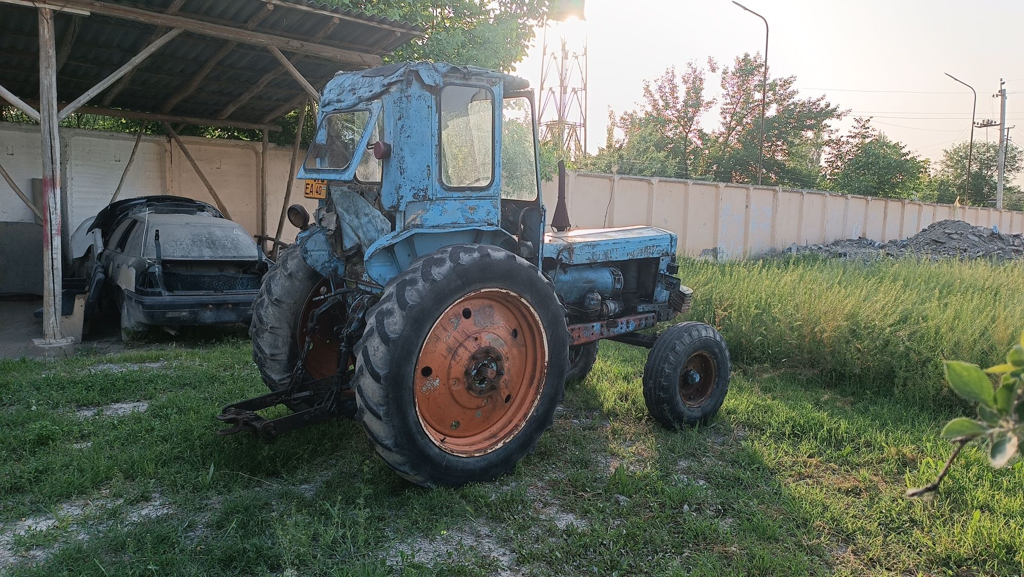 Traktor 28 ...xolati yaxshi