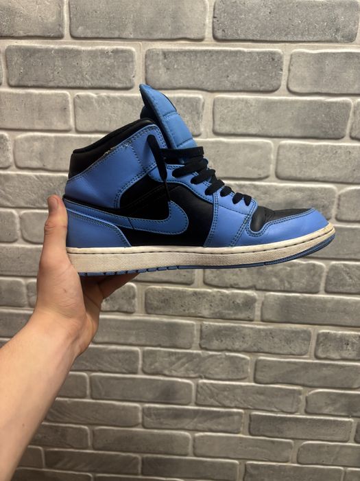 ОРИГИНАЛНИ air jordan 1 mid royal blue
