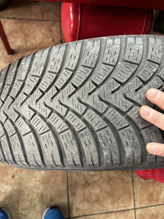 Anvelope iarna 225/55/R18