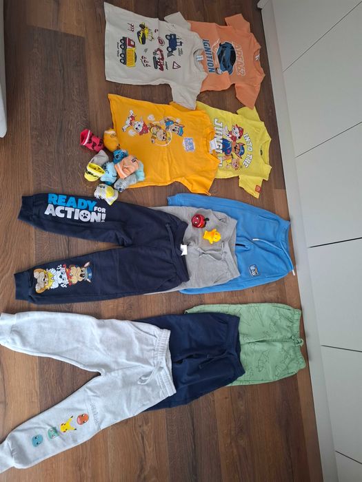 Pantaloni si tricouri mărimea 98,104 ,claxon nou.toate 20 lei