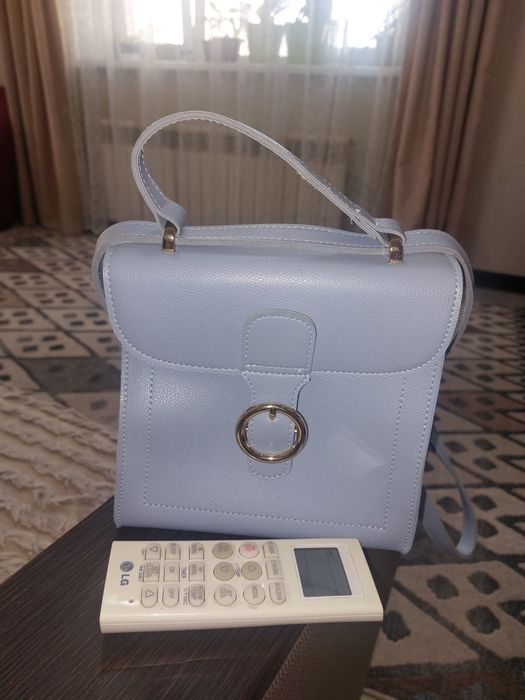 Сумка голубого цвета