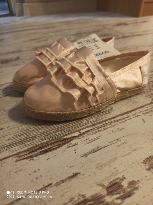 Нови детски обувки н 30