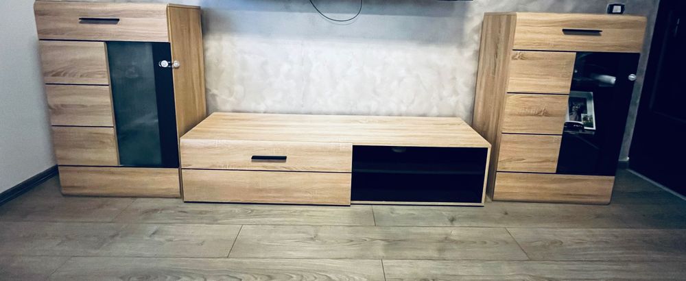 Vând mobilă living