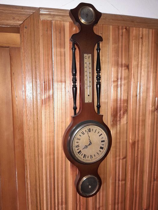 Ceas cu termometru