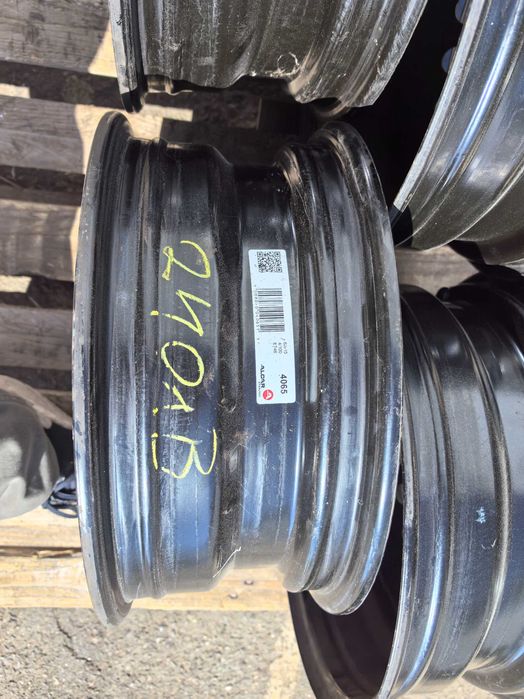 15 цола 4 х 100 мм Хюндай / Кия / Мазда / Тойота - 6 Инча / ЕТ 46